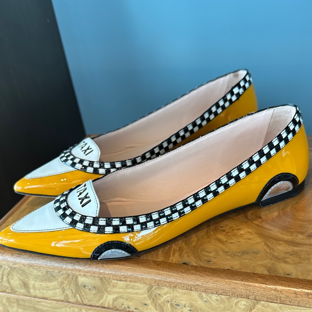 kate spade Yellow, White & Black 'TAXI' Pointed Toe Flats - Picture 5 of 6